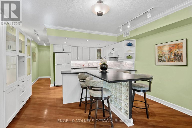 28953210/4-74-somerset-street-w/ottawa-centregolden-triangle/ottawa/ontario/K2P0H5_8