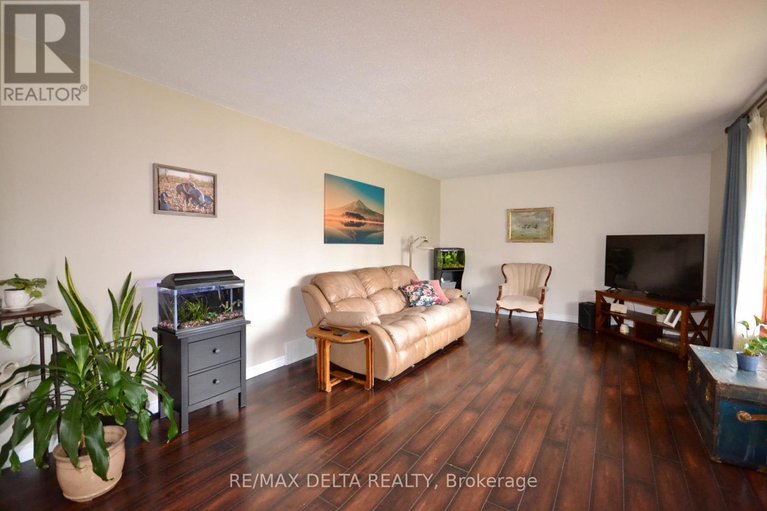 29619266/4001-champlain-street/clarencerockland-twp/clarence-rockland/ontario/K0A1E0_12