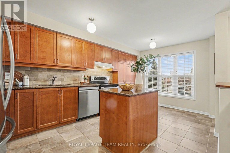 29612593/175-scout-street/central-park/ottawa/ontario/K2C4E2_6