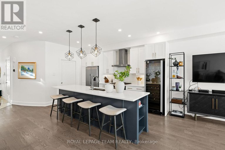 29445575/143-avro-circle/cfb-rockcliffe-and-area/ottawa/ontario/K1K4K7_12