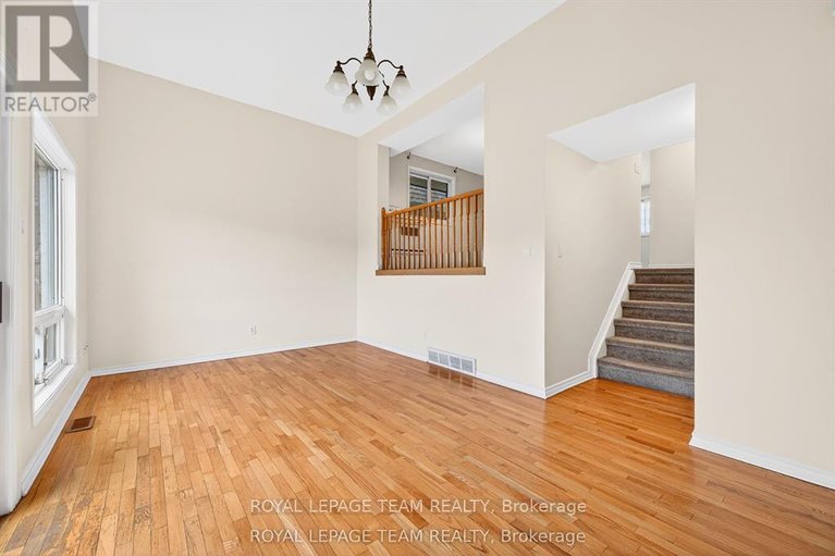 29580107/13-2-bertona-street/manordale/ottawa/ontario/K2G0W3_12