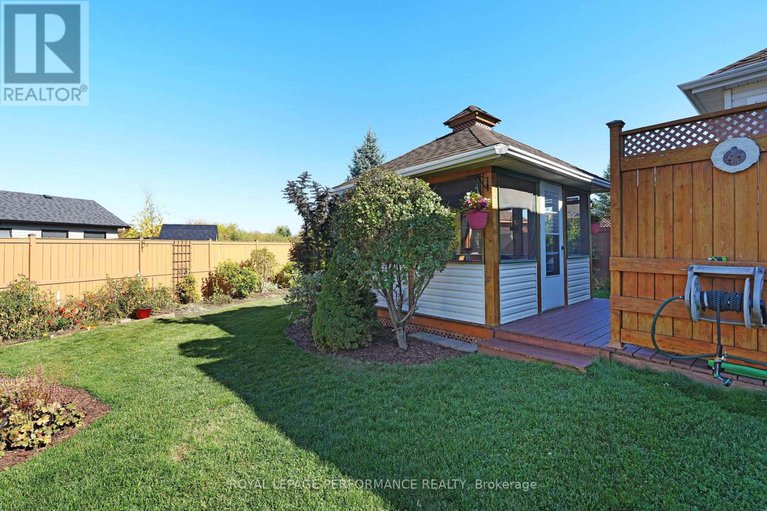 28978995/240-bulrush-crescent/blossom-parkkemp-parkfindlay-creek/ottawa/ontario/K1T0E6_28