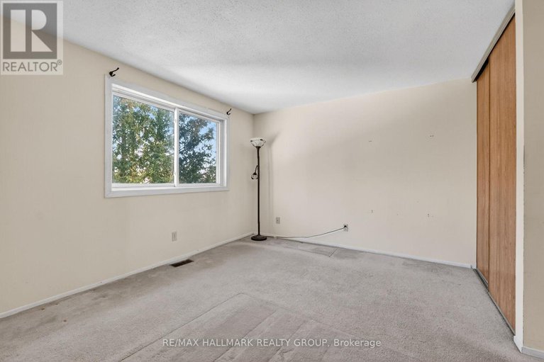 29422004/d-116-valley-stream-drive/leslie-park/ottawa/ontario/K2H9E1_30