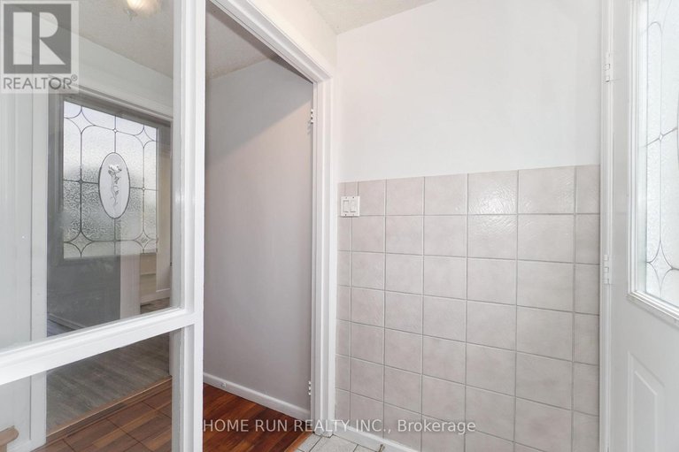 29082982/1292-meadowlands-drive-e/borden-farmstewart-farmcarleton-heightsparkwood-hills/ottawa/ontario/K2E6K5_2