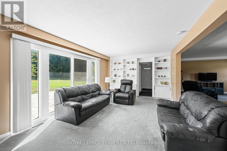 28889906/1640-century-road-e/manotick-south-to-roger-stevens/ottawa/ontario/K0A2E0_17