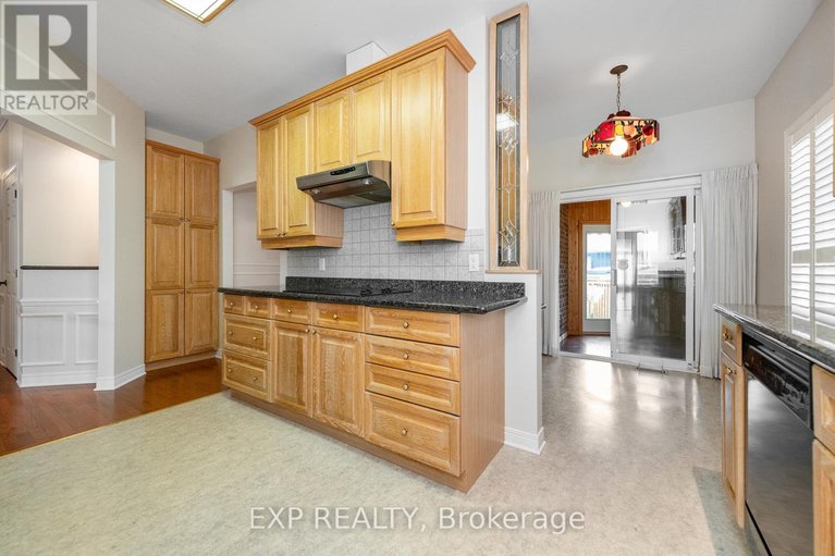 28890055/243-marilyn-avenue/mooneys-bayrevelstoke/ottawa/ontario/K1V7E4_19