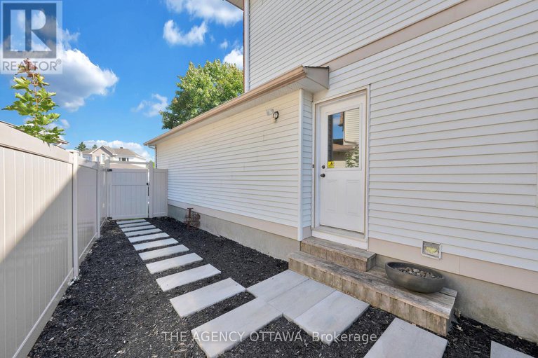 28809011/19-forestglade-crescent/hunt-club-park/ottawa/ontario/K1G5X3_44