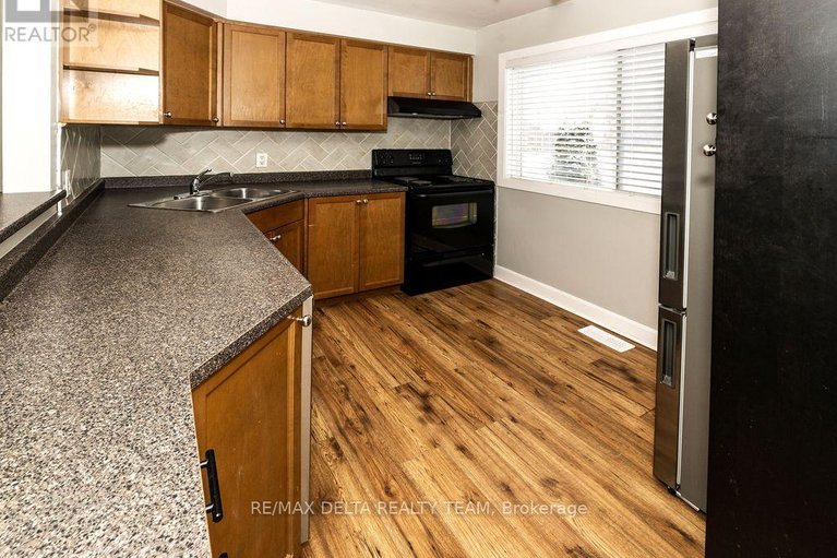 29179662/3024-fairlea-crescent/heron-gateindustrial-park/ottawa/ontario/K1V8T7_5