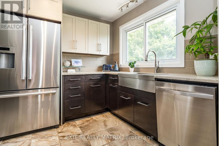 28656018/267-ann-street/almonte/mississippi-mills/ontario/K0A1A0_18