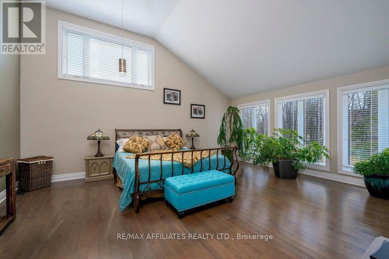 28142173/2284-summerside-drive/manotick-east-to-manotick-station/ottawa/ontario/K4M1B4_23