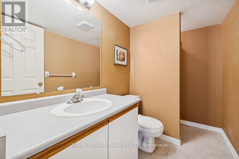 29366238/4298-sunwood-crescent/carson-grove/ottawa/ontario/K1J1B8_25