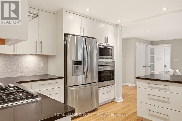 29618053/68-beaver-ridge/city-viewskylinefisher-heightsparkwood-hills/ottawa/ontario/K2E6E4_23