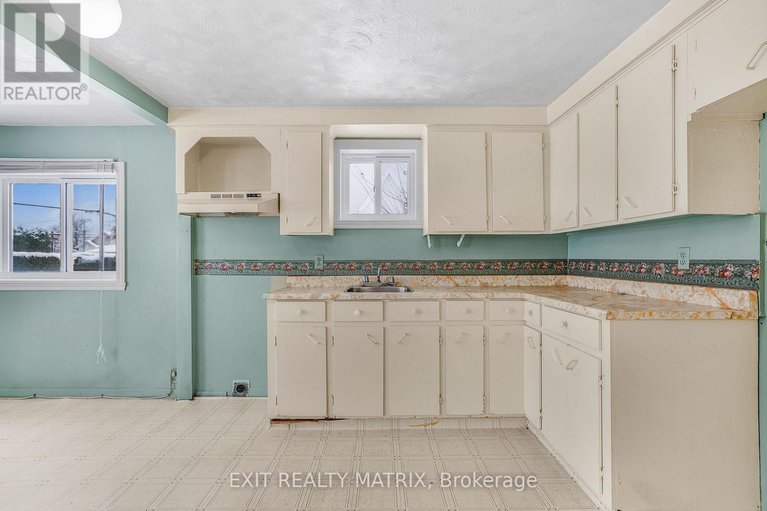 29100289/29-peter-street/lorignal/champlain/ontario/K0B1K0_17