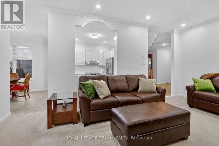 29471661/3113-apple-hill-drive-s/upper-hunt-club/ottawa/ontario/K1T3Z2_14