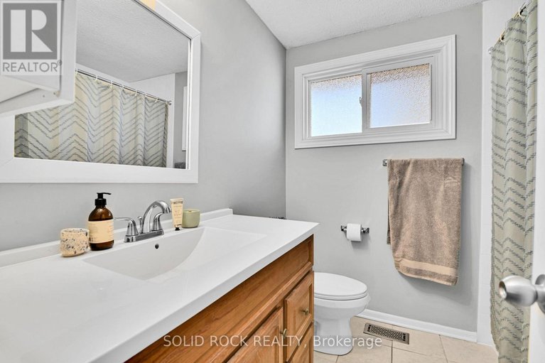 29674450/137-3915b-old-richmond-road/arbeatha-park/ottawa/ontario/K2H8T9_23
