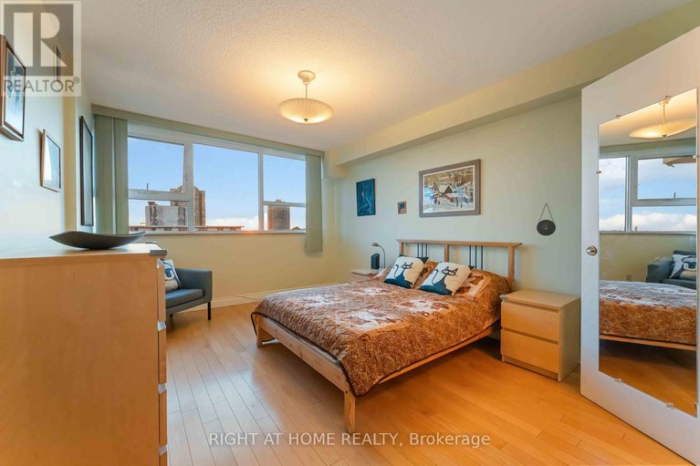 29240372/903-555-brittany-drive/viscount-alexander-park/ottawa/ontario/K1K4C5_16