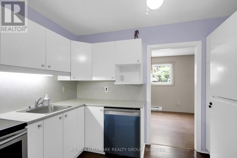 28471405/41-grady-crescent/sheahan-estatestrend-village/ottawa/ontario/K2H5S2_19
