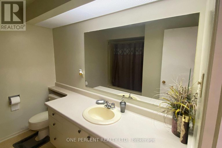 29208573/292-temby-private/hunt-club-parkgreenboro/ottawa/ontario/K1T2W2_16