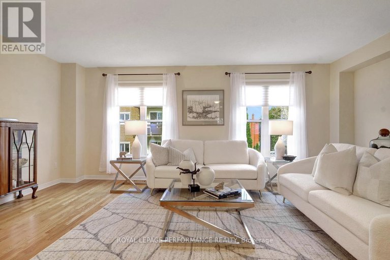 29081363/169-arcola-private/overbrookcastle-heights/ottawa/ontario/K1K4W9_8