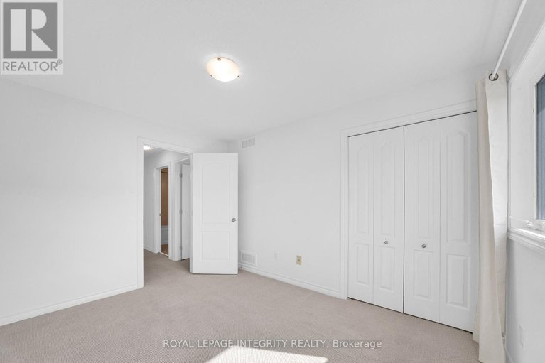 28652638/216-cooks-mill-crescent/riverside-south/ottawa/ontario/K1V2N1_30