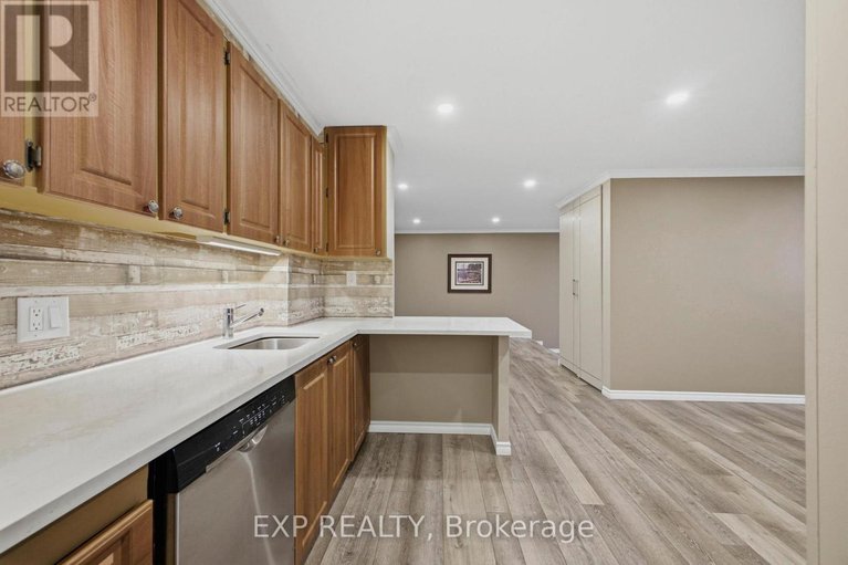 29609512/2102-415-greenview-avenue/britannia/ottawa/ontario/K2B8G5_12