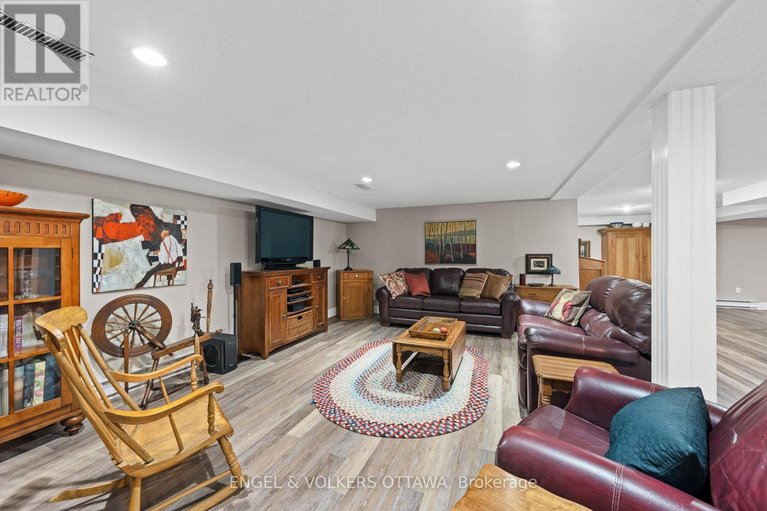 29466155/1304-fairway-drive/manotick-south-to-roger-stevens/ottawa/ontario/K4M1B3_26