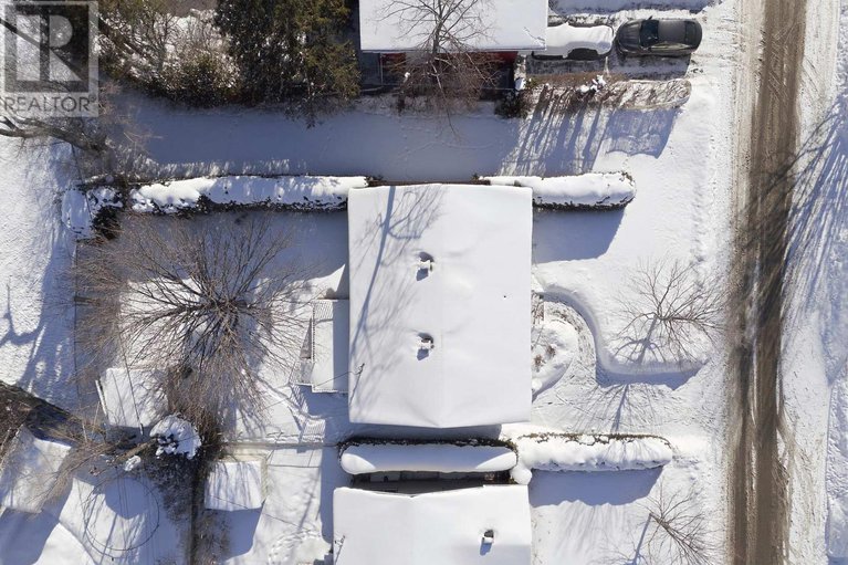 29335648/2266-fife-crescent/elmvale-acres/ottawa/ontario/K1G2Z4_31