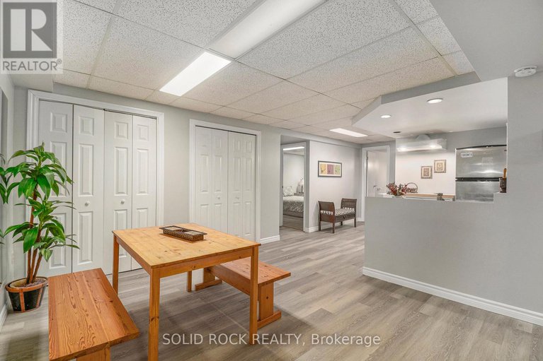 28813811/1674-sansonnet-street-s/chapel-hill/ottawa/ontario/K1C5Y6_38