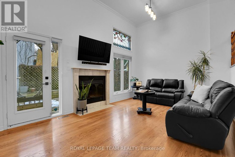 29119932/342-templeton-street/sandy-hill/ottawa/ontario/K1N9P7_8