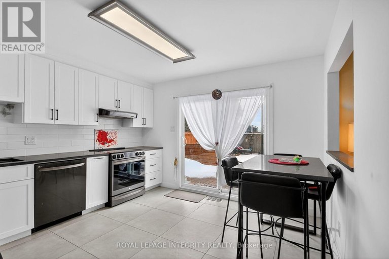 29484455/2092-legrand-crescent/queenswood-heights-south/ottawa/ontario/K1E3T6_11