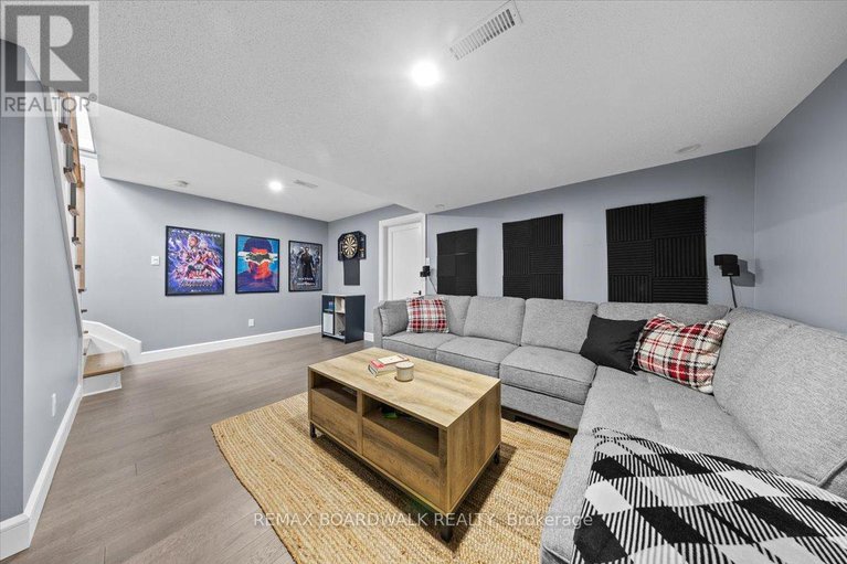 29250494/2065-breezewood-street/springridgeeast-village/ottawa/ontario/K4A4R8_34