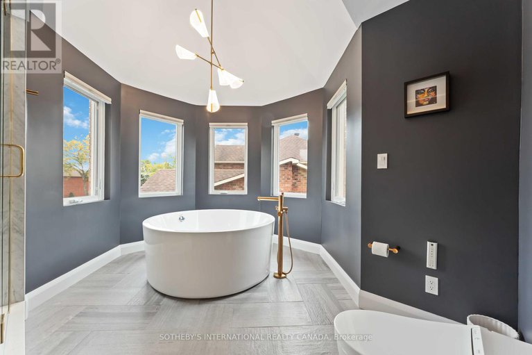 28996466/19-campfield-court/pineglencountry-place/ottawa/ontario/K2E7X8_27
