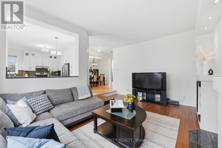 29687408/46-catterick-crescent/morgans-grantsouth-march/ottawa/ontario/K2K3M6_16
