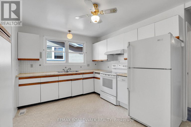 29432299/116-old-colony-road/glencairnhazeldean/ottawa/ontario/K2L1M2_3