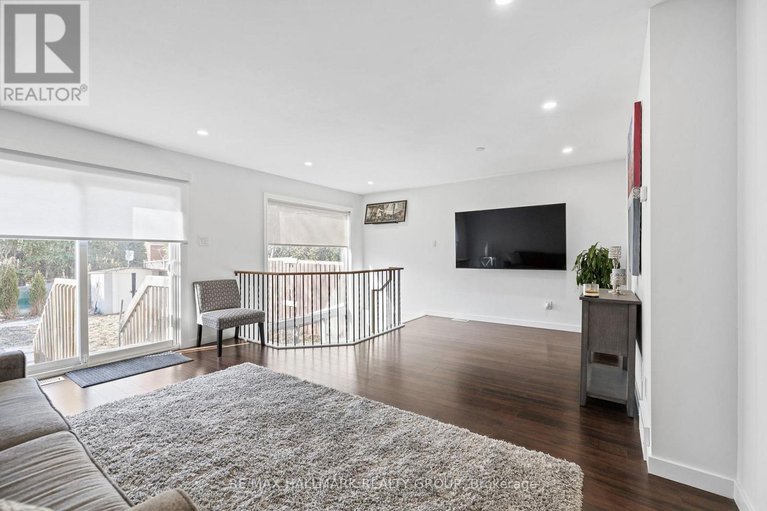 28087558/18-1964-wildflower-drive/queenswood-heights-south/ottawa/ontario/K1E3V4_5