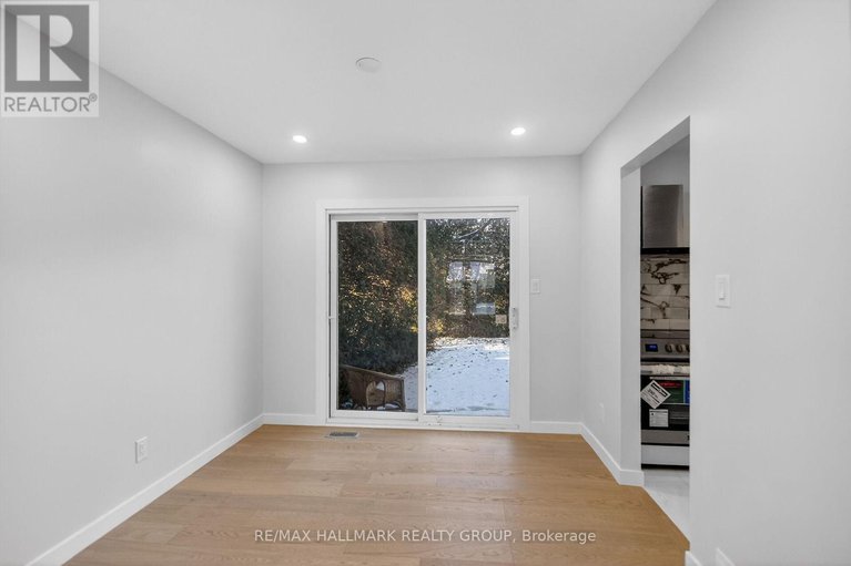 29154826/15-scharf-lane/glencairnhazeldean/ottawa/ontario/K2L2K3_11