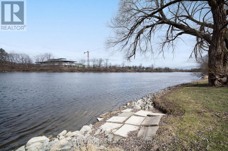 28251367/724-river-road/riverside-southgloucester-glen/ottawa/ontario/K4M1B2_28