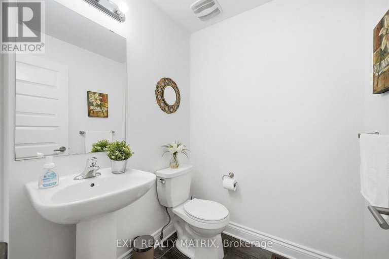 29646598/368-twilight-avenue/village-of-russell/russell/ontario/K4R0E6_16