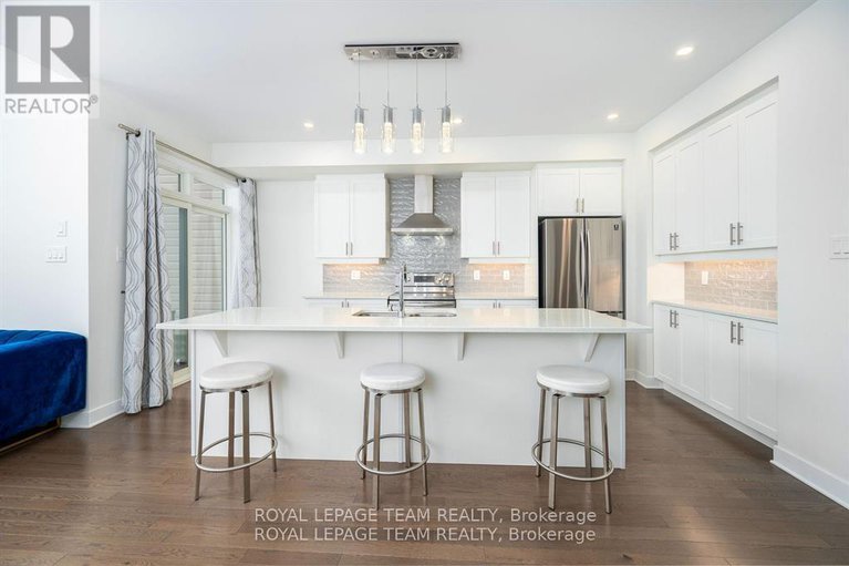 28271159/341-big-dipper-street/riverside-southgloucester-glen/ottawa/ontario/K4M0J3_10