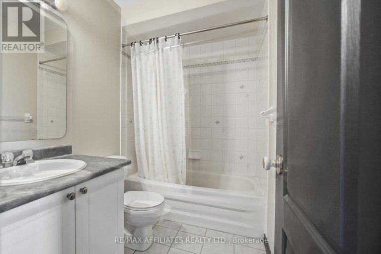 29125287/137-hearst-way/katimavik/ottawa/ontario/K2L4G5_20