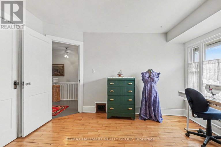 29621621/115-hamilton-avenue-n/ottawa-west/ottawa/ontario/K1Y1C1_18