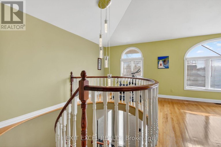 29577468/1093-b-normandy-cr-normandy-crescent/carleton-heights/ottawa/ontario/K2C0L9_23