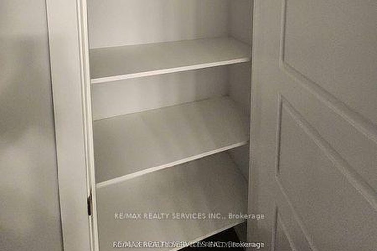 29125849/726-rouncey-road/emerald-meadowstrailwest/ottawa/ontario/K2S1B6_6