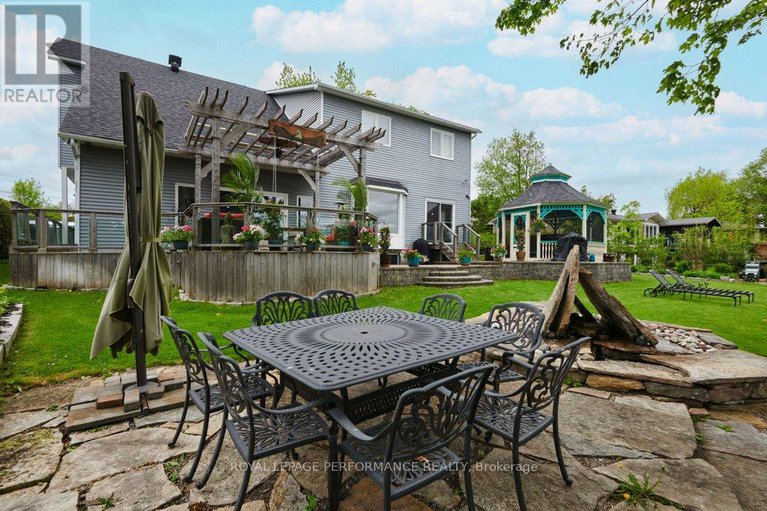 28347895/6099-james-bell-drive/manotick-south-to-roger-stevens/ottawa/ontario/K4M1B3_35
