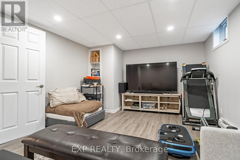 28593463/117-3136-stockton-drive/blossom-parkkemp-parkfindlay-creek/ottawa/ontario/K1T1S1_23