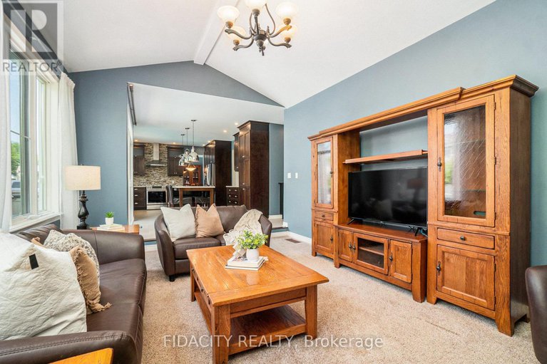 28652644/14-franklin-cathcart-crescent/stittsville-south/ottawa/ontario/K2S2A7_17