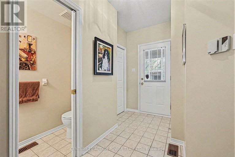 29643950/18-teeswater-street/beaverbrook/ottawa/ontario/K2K2W9_5