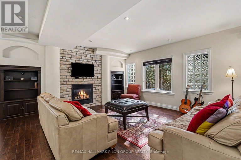 29503146/163-copperwood-street/convent-glen-north/ottawa/ontario/K1C7S3_21