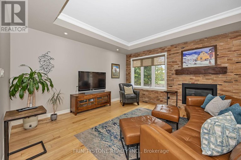 28903888/452-landswood-way/stittsville-south/ottawa/ontario/K2S0A4_17
