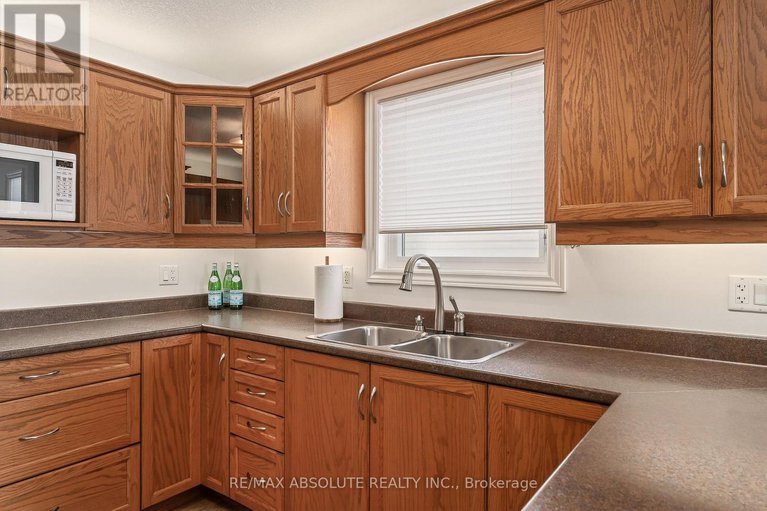 29431379/192-fairbairn-bros-street/almonte/mississippi-mills/ontario/K1A0A1_15